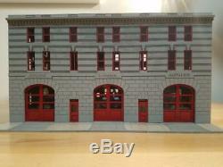 1/64 scale Manhattan Fire station for code 3's. Kit