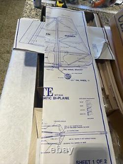 Carl Goldberg Ultimate Biplane 10-300 Kit