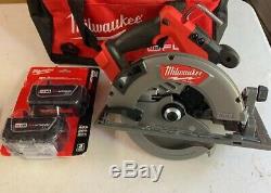 New Milwaukee 2732-20 M18 FUEL 7-1/4 Circular Saw Kit, With 2 3.0AH Batteries, Bag