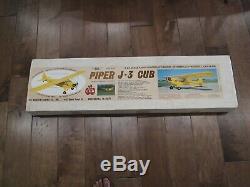 Sig 1/4 Scale Piper J-3 Cub Balsa R/C Airplane Kit, 105 WS, NEW